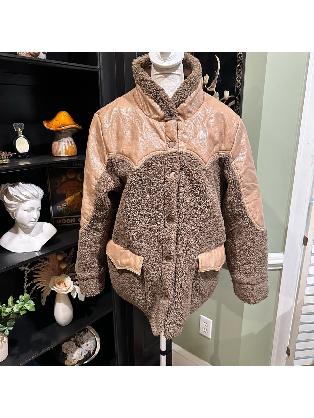 Pastiche Outwear Apparel Sherpa & Faux Leather Jacket – Size M